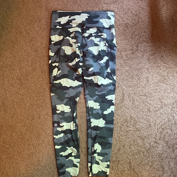 Lululemon running tight - Picture 2 of 4